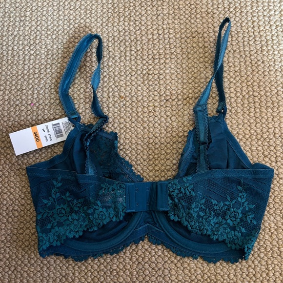 NWT Wacoal Embrace Lace Underwire Bra - Picture 2 of 5